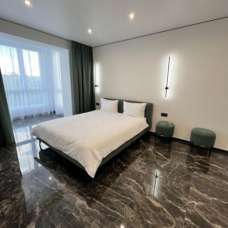 Люкс Апартаменти В Жкарена Та Жк Great House روفنو المظهر الخارجي الصورة