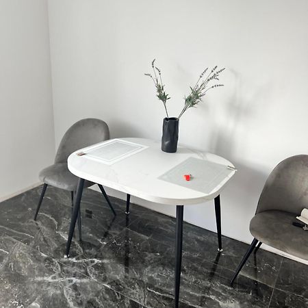 Люкс Апартаменти В Жкарена Та Жк Great House روفنو المظهر الخارجي الصورة